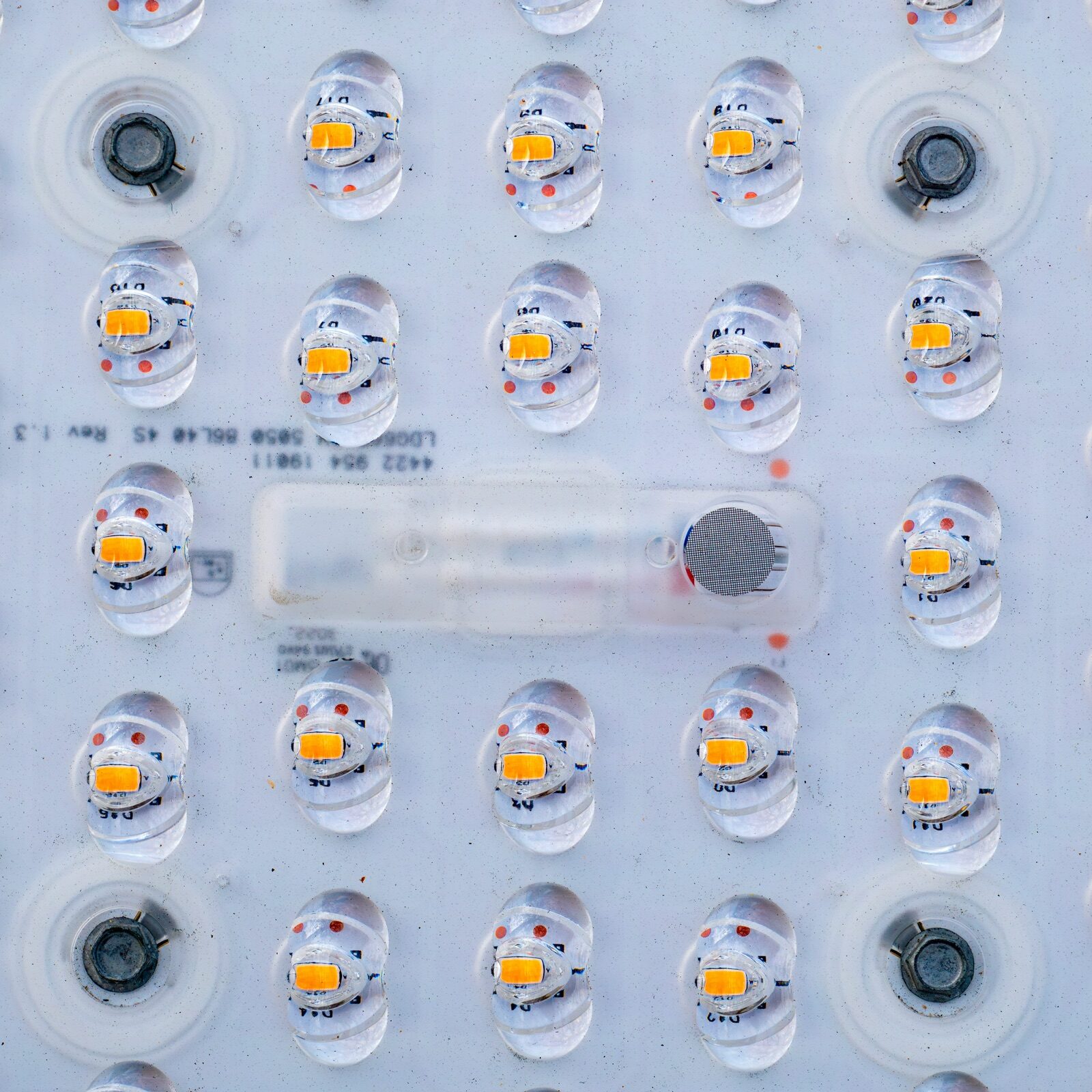 High-power LED fixture with thermal interface for Epo-Weld™ TCG LED assembly
